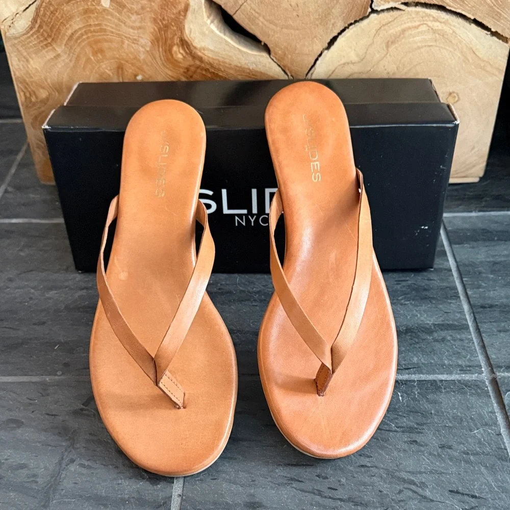 NIB! J/Slides Leather Flip Flop Sandals in cognac - Picture 1 of 5
